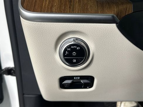 Certified 2024 Mercedes-Benz C 300 4MATIC Sedan image 32