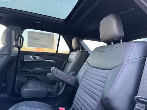 New 2026 Ford Explorer ST-Line w/ ST-Line Street Pack image 12