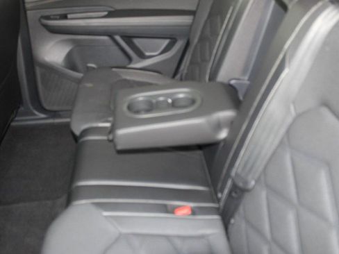 Used 2024 Volkswagen Atlas SE image 17