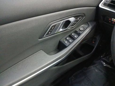 Used 2021 BMW 330i Sedan w/ Driving Assistance Package RWD image 17