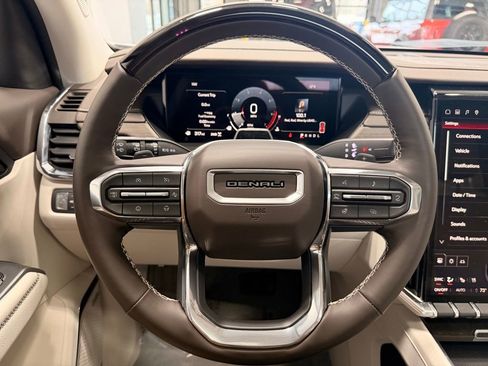 Used 2025 GMC Acadia Denali w/ Super Cruise Package image 27