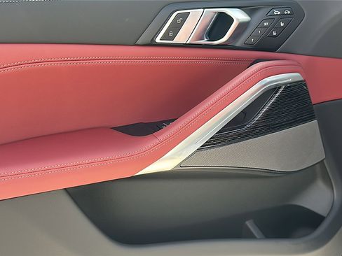 New 2026 BMW X6 xDrive40i w/ Climate Comfort Package image 13