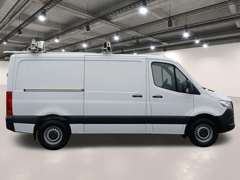 Used 2021 Mercedes-Benz Sprinter 2500 image 17