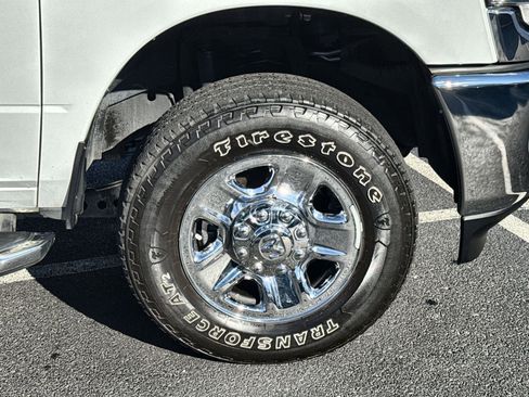 Used 2024 RAM 2500 Tradesman w/ Chrome Appearance Group image 12