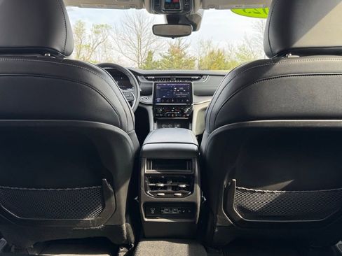 Certified 2023 Jeep Grand Cherokee Limited image 36