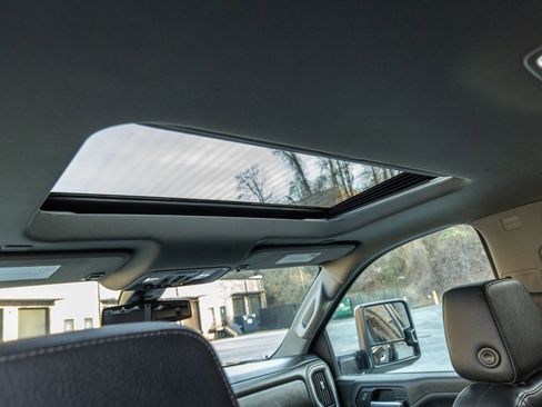 Used 2022 GMC Sierra 3500 Denali image 24