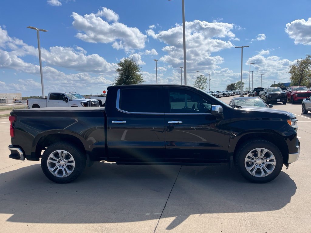 Used 2022 Chevrolet Silverado 1500 LTZ AWD/4WD image 5