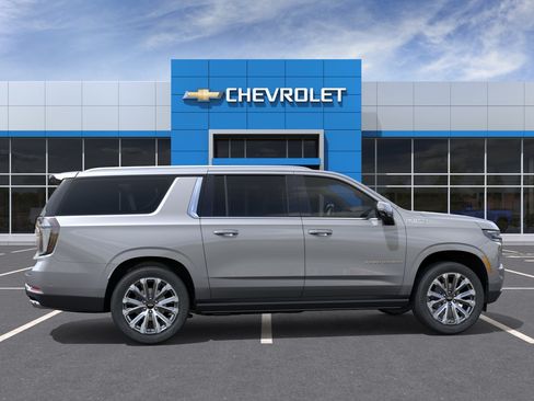 New 2026 Chevrolet Suburban High Country AWD/4WD image 5