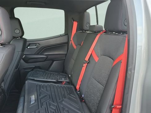 Used 2023 Chevrolet Colorado Z71 w/ Z71 Convenience Package 2 AWD/4WD image 10
