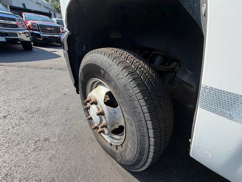 Used 2011 Chevrolet Silverado 3500 W/T AWD/4WD image 16