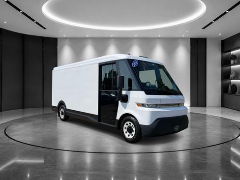 Used 2024 Chevrolet Brightdrop 600 w/ Battery Pack, Max Range AWD/4WD image 2