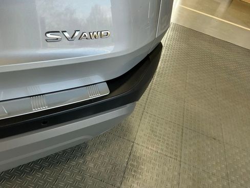 Used 2023 Nissan Rogue SV image 6