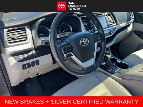 Certified 2019 Toyota Highlander XLE AWD/4WD image 13