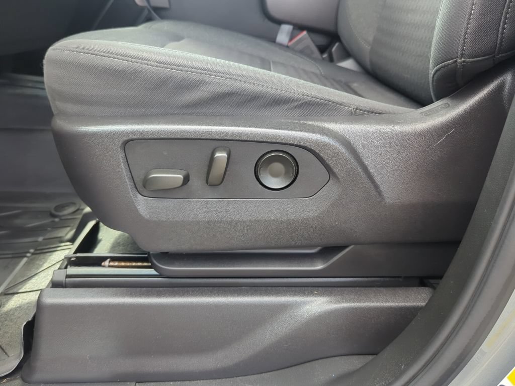 Certified 2024 Chevrolet Silverado 1500 LT AWD/4WD image 16