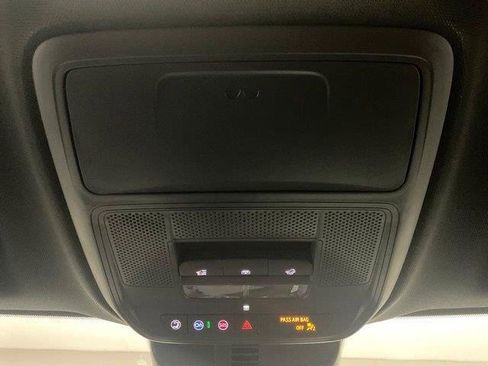 New 2026 Chevrolet Traverse LT w/ Sun and Wheel Package FWD image 18