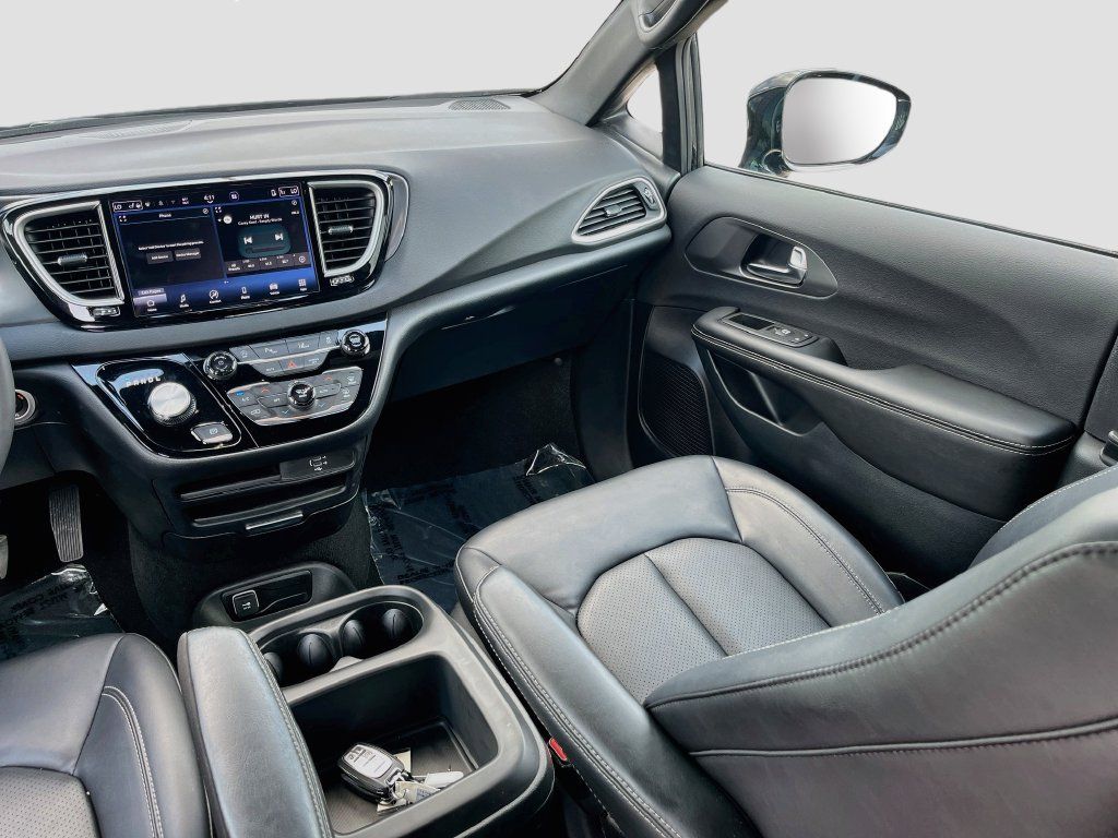 Used 2026 Chrysler Pacifica Select FWD image 22