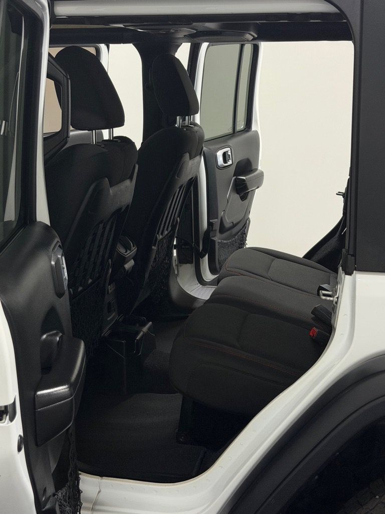 Used 2020 Jeep Wrangler Unlimited Rubicon AWD/4WD image 9
