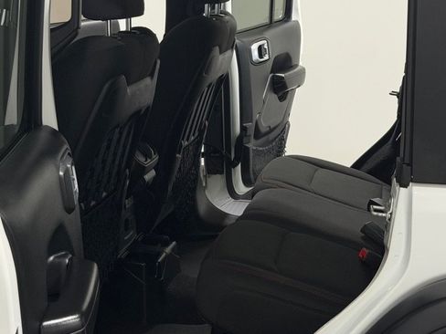 Used 2020 Jeep Wrangler Unlimited Rubicon AWD/4WD image 9