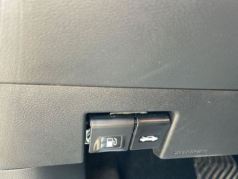 Used 2023 Nissan Kicks SR w/ SR Premium Package FWD image 13