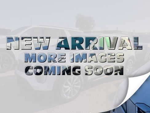 Used 2023 Cadillac XT4 Luxury w/ Cold Weather Package image 3