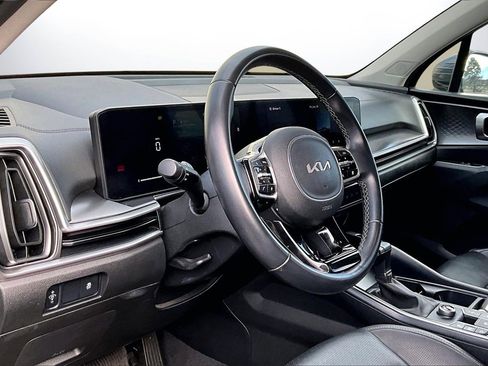 Used 2024 Kia Sorento S image 19