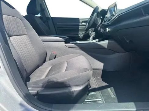 Used 2024 Nissan Altima 2.5 SV FWD image 13
