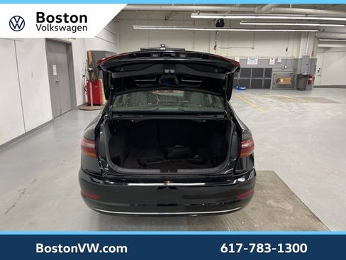 Used 2019 Volkswagen Jetta SE image 9