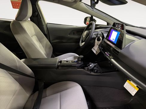 New 2026 Toyota Prius LE image 15