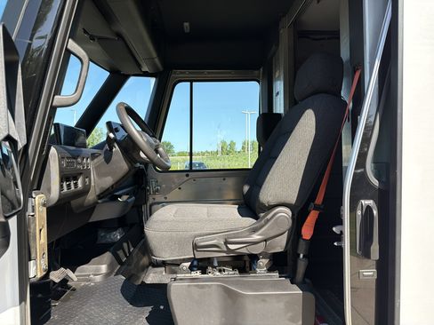 Used 2024 Chevrolet Brightdrop 600 w/ Commercial Equipment Package AWD/4WD image 14