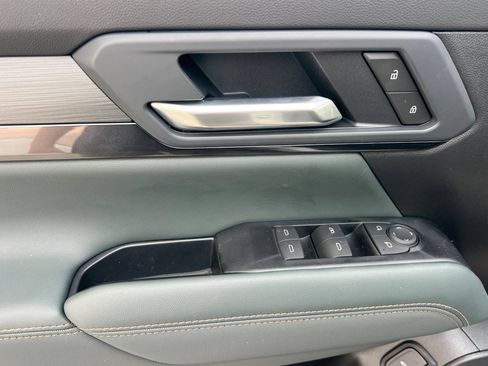 New 2027 GMC Terrain AT4 w/ Technology Package II AWD/4WD image 8