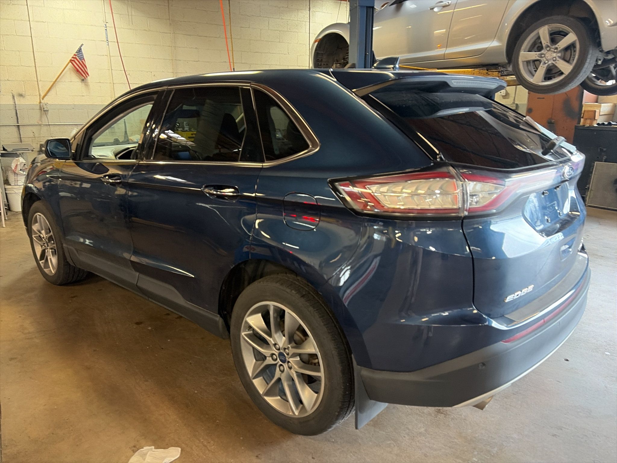 Used 2017 Ford Edge Titanium w/ Equipment Group 301A AWD/4WD image 2