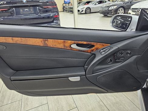 Used 2008 Mercedes-Benz SL 550 image 32