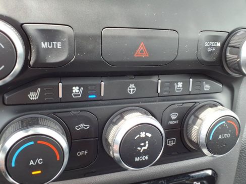 Used 2022 RAM 1500 Laramie w/ Sport Appearance Package AWD/4WD image 18