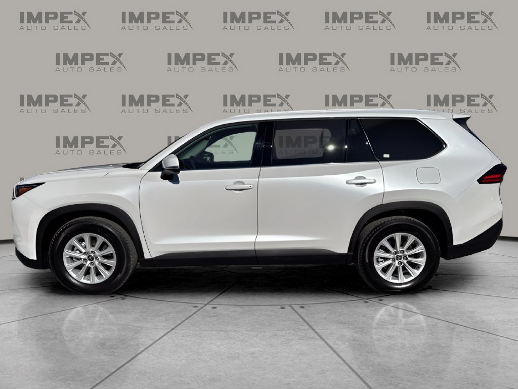 Used 2026 Toyota Grand Highlander XLE FWD image 2