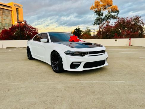 Used 2017 Dodge Charger R/T image 14