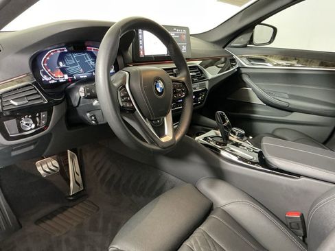 Certified 2022 BMW 530i w/ Executive Package image 24