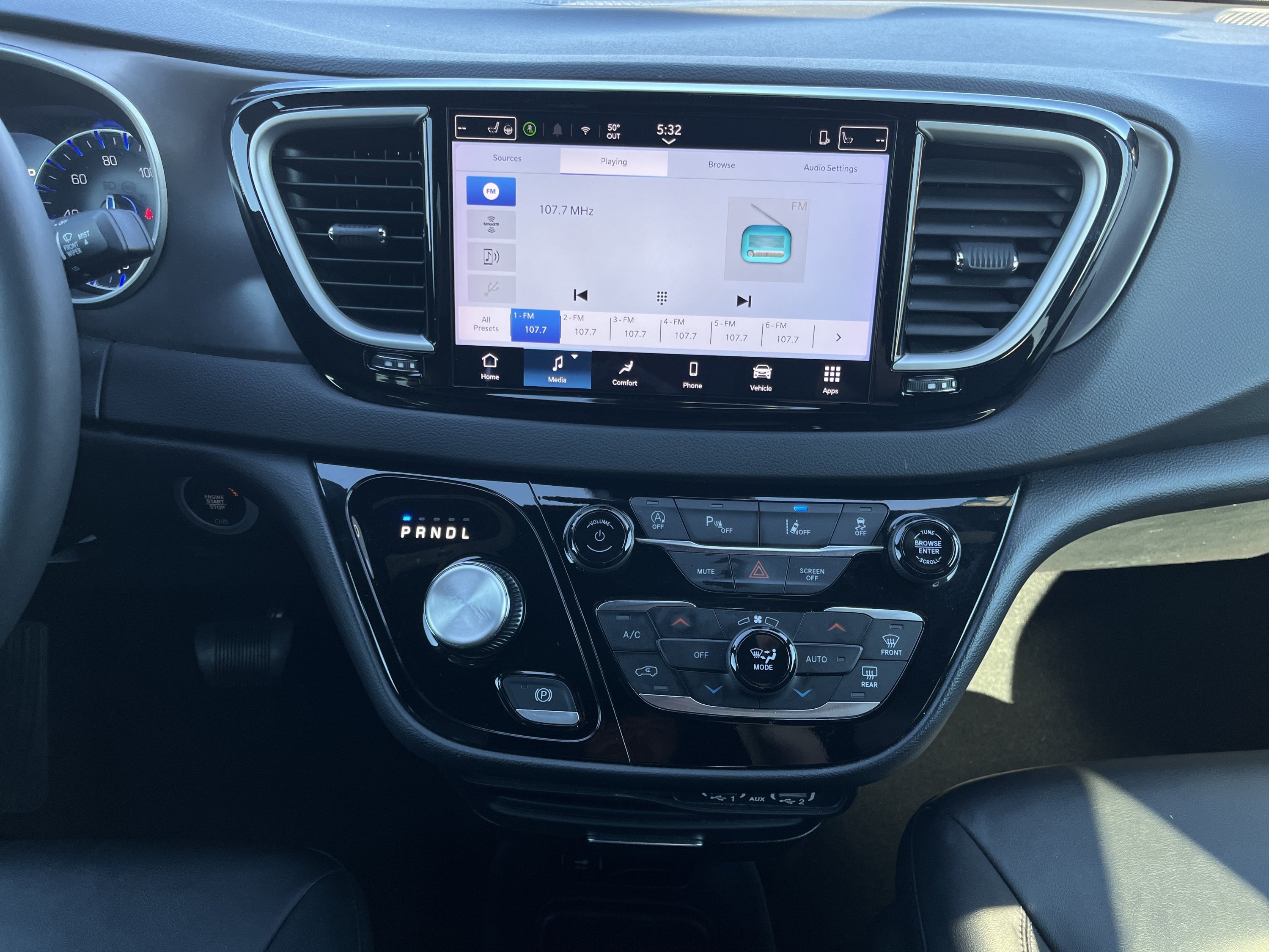 Used 2025 Chrysler Pacifica Select FWD image 25