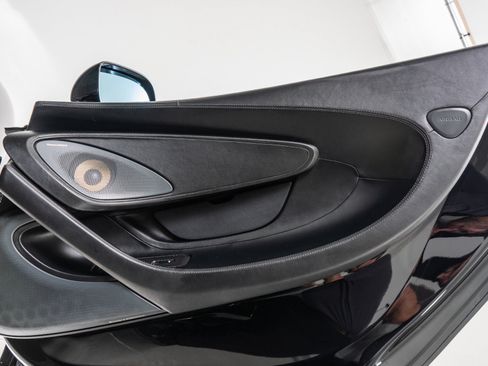 Used 2020 McLaren 570S Spider RWD image 40