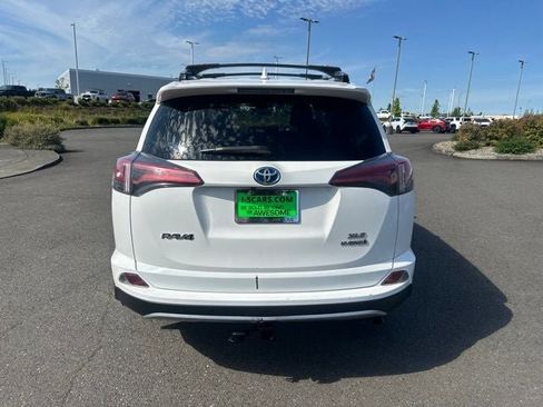Used 2017 Toyota RAV4 XLE w/ All Weather Liner Package AWD/4WD image 6