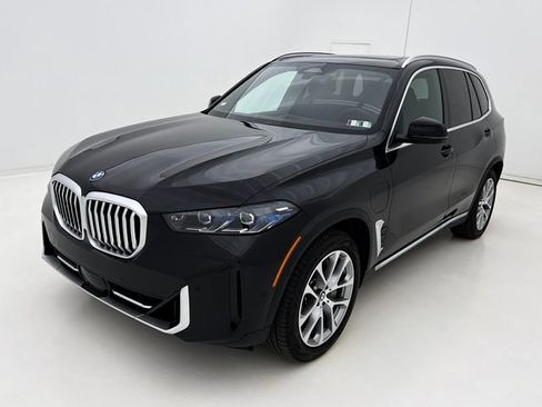 Certified 2026 BMW X5 xDrive50e w/ Climate Comfort Package AWD/4WD image 4