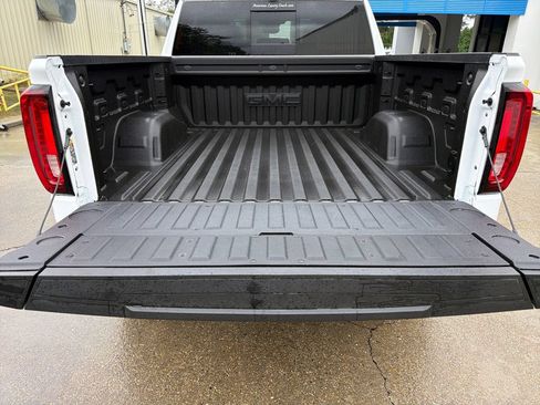 New 2026 GMC Sierra 1500 AT4 w/ Technology Package AWD/4WD image 23