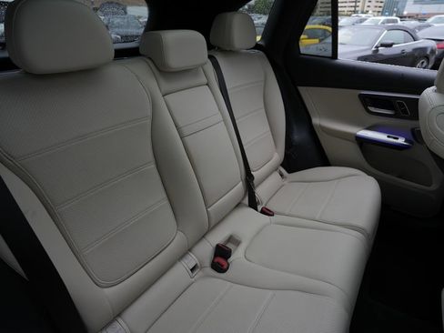 Used 2023 Mercedes-Benz GLC 300 4MATIC w/ Exclusive Trim Package image 32