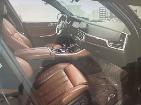 Used 2020 BMW X5 xDrive40i w/ M Sport Package AWD/4WD image 13