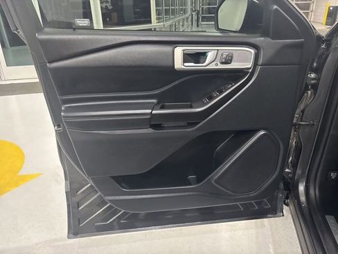 Used 2020 Ford Explorer Limited image 11