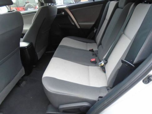 Used 2015 Toyota RAV4 XLE AWD/4WD image 17