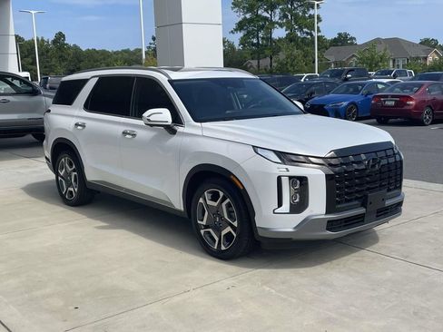 Used 2024 Hyundai Palisade Limited FWD image 5