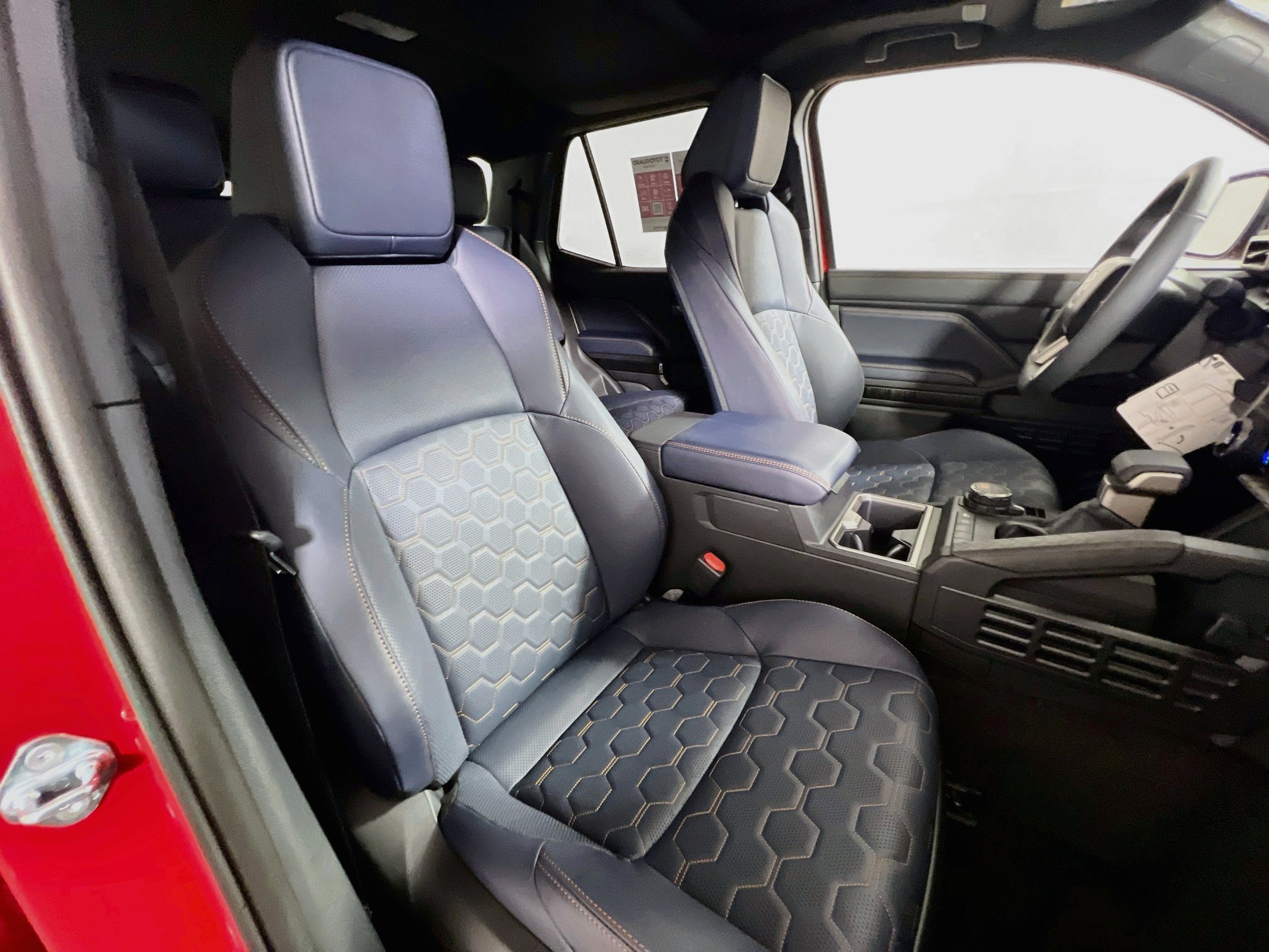 New 2026 Toyota 4Runner Platinum AWD/4WD image 30