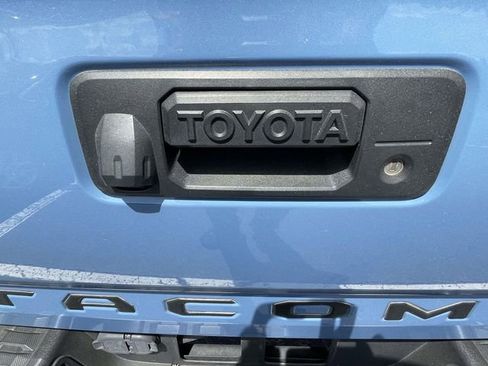 Used 2019 Toyota Tacoma TRD Sport image 11