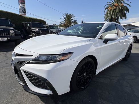 Used 2021 Toyota Camry SE w/ TRD Appearance Package (TMS) FWD image 2