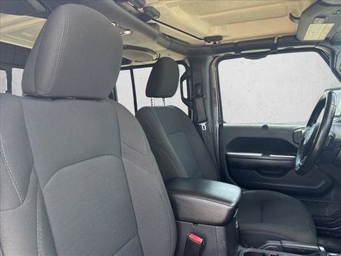 Used 2021 Jeep Gladiator Sport AWD/4WD image 15